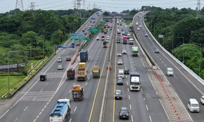 Mudik Lebaran 2026 Membeludak, Ratusan Ribu Kendaraan Tinggalkan Jabotabek