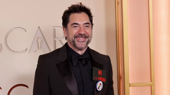 Javier Bardem Lantangkan Free Palestine di Panggung Oscar 2026, Disambut Tepuk Tangan Meriah