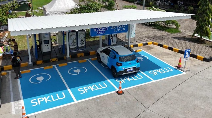 Mudik Pakai Mobil Listrik Tak Perlu Takut! SPKLU Lebaran 2026 Disiapkan di Tol Jawa-Sumatera, Ini Daftar Lokasinya