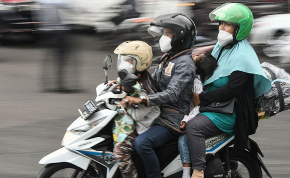 Posisi Aman Anak Saat Mudik Naik Motor, Jangan Taruh Di Depan Biar Nggak Bahaya Dan Tetap Nyaman Di Jalan