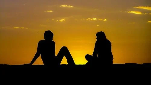 17 Lagu Cinta dalam Diam yang Relate Banget, Ada lagu dari Indonesia hingga Barat