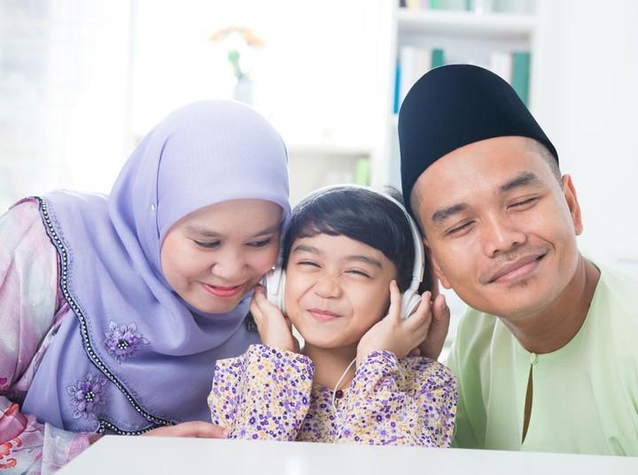 Playlist Wajib Lebaran! 8 Lagu Idulfitri Ini Dijamin Bikin Suasana Rumah Auto Hangat & Haru