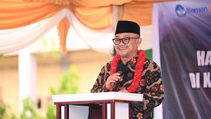 Sekolah Daring Mendadak Batal! Mendikdasmen Ungkap Alasan Mengejutkan di Baliknya