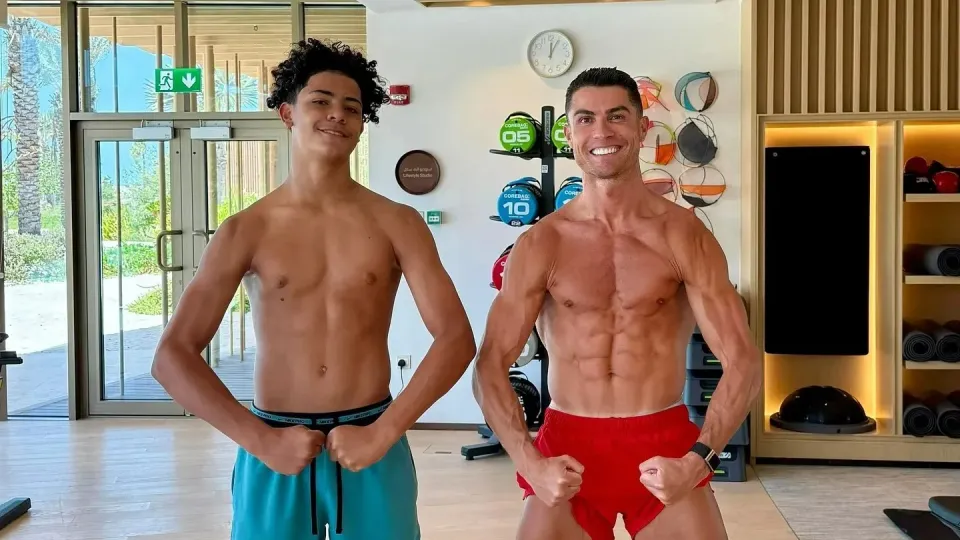 Cristiano Ronaldo Jr Diam-Diam Latihan di Real Madrid, Sinyal Kuat Ikuti Jejak Sang Ayah di Eropa?