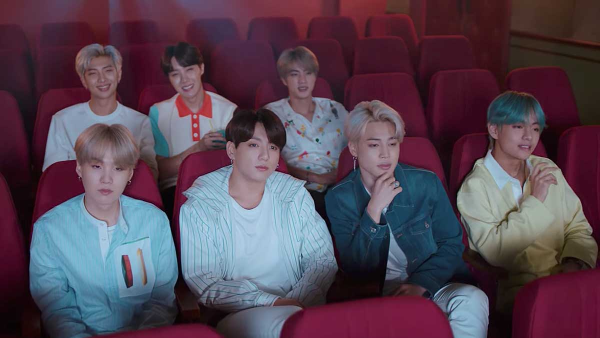 7 Lagu Jepang BTS dengan Lirik Paling Menyentuh yang Siap Menemani Harimu, dari Lights Hingga Crystal Snow