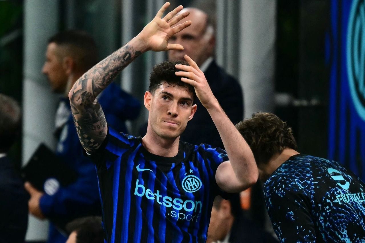 Bastoni Dapat Standing Ovation di Giuseppe Meazza, Chivu Soroti Pentingnya Dukungan