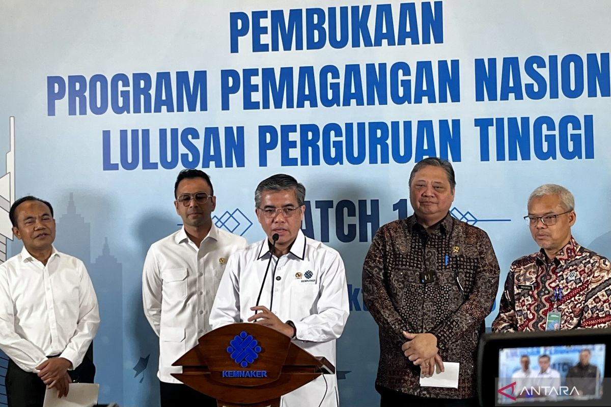 Magang Nasional Digaji Setara UMP? Menaker Usul Kuota Naik Jadi 150 Ribu Peserta!