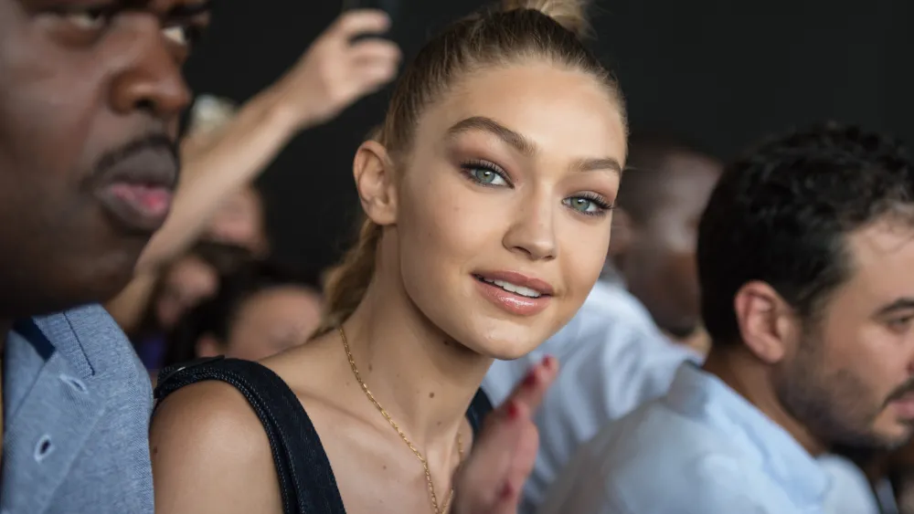 Sempat Diisukan Ada Hubungan, Gigi Hadid Bantah Keras Keterkaitan dengan Jeffrey Epstein