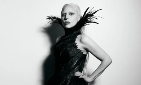 Lady Gaga Rilis Runway, Soundtrack Ikonik Film The Devil Wears Prada 2