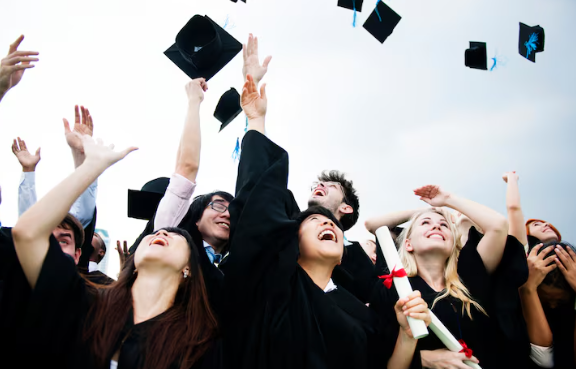 Magister Adalah Investasi Masa Depan, Panduan Lengkap Lanjut S2 Buat Mahasiswa Akhir!