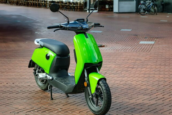 Motor Listrik Jarak Tempuh Terjauh, Solusi Anti Mogok Buat Kamu Yang Mau Pindah Ke Kendaraan Listrik