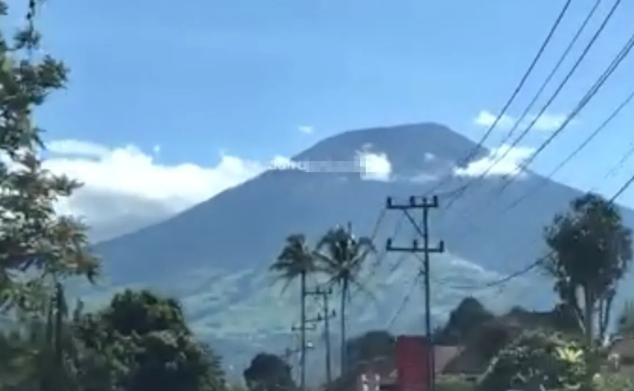 Gunung Dempo Erupsi, Abu Vulkanik Setinggi 3.500 Meter Keluar Dari Kawah