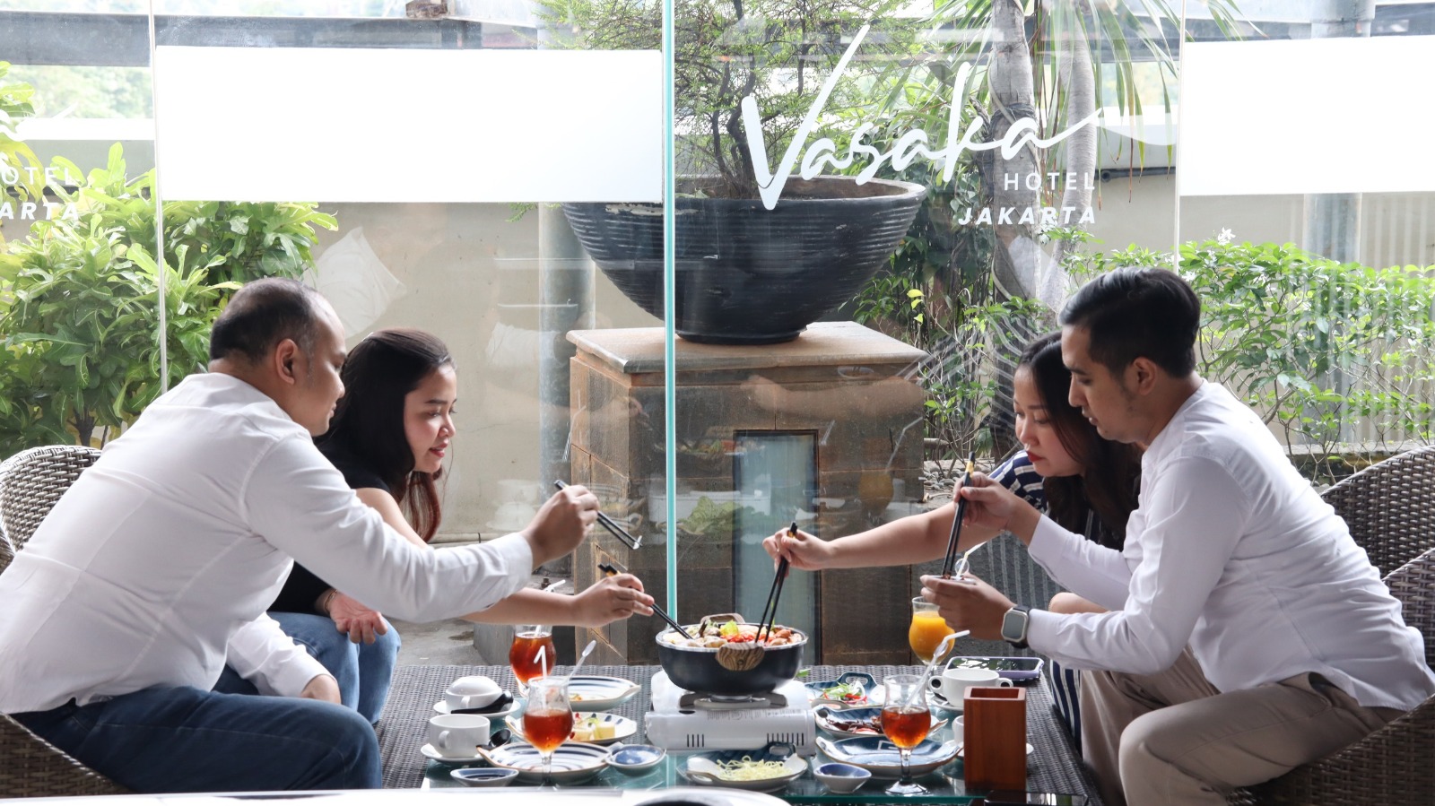 Steamboat Mulai Rp99 Ribu di Rooftop Vasaka Hotel, Bisa Sambil Nikmati View Jakarta!