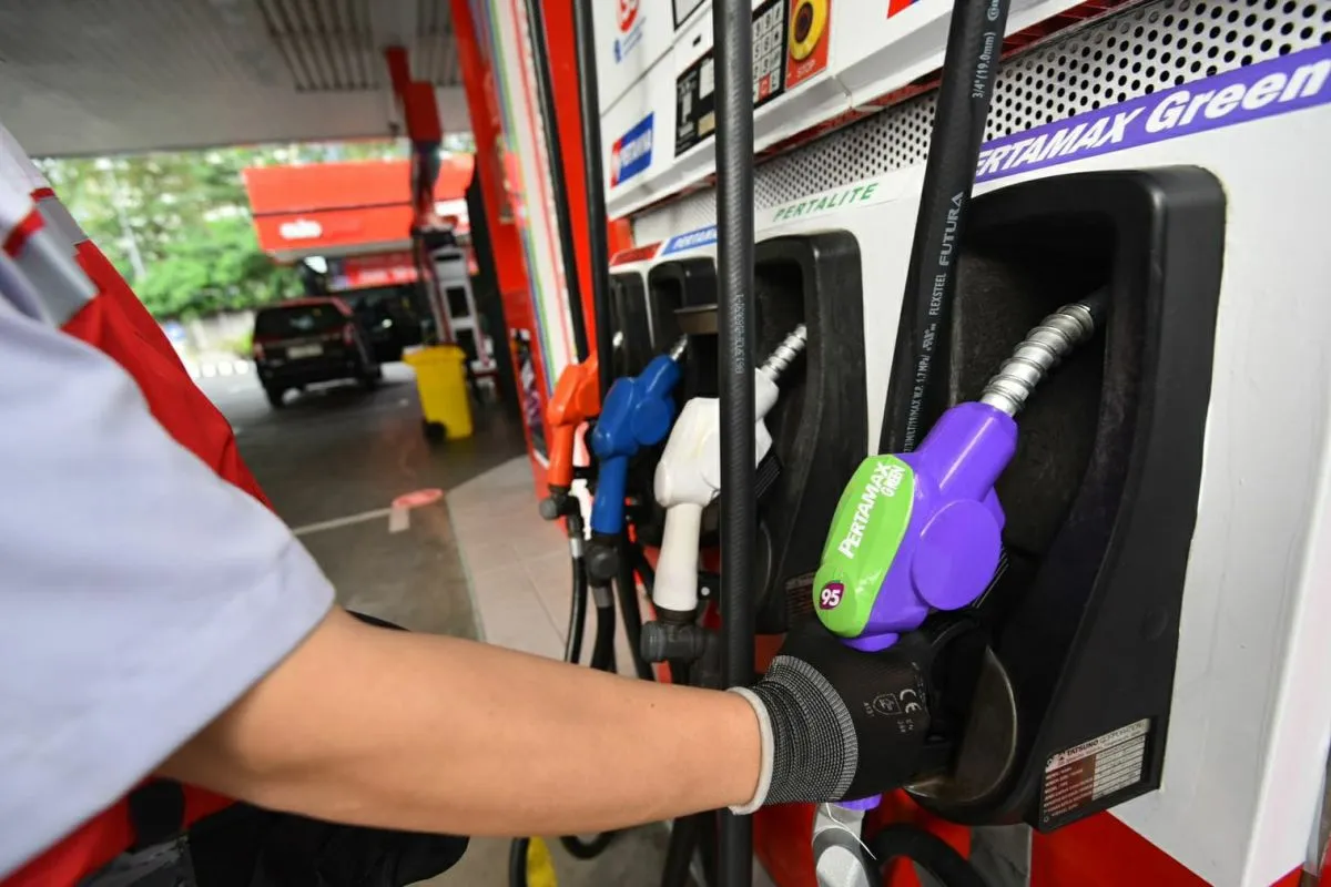 Pajak BBM Dipangkas, Pemerintah Berlakukan Tarif Nol untuk Bensin dan Solar Sementara