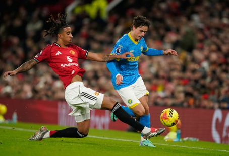 Manchester United Krisis Bek Lawan Chelsea, Harry Maguire Absen dan Michael Carrick Pusing Tujuh Keliling