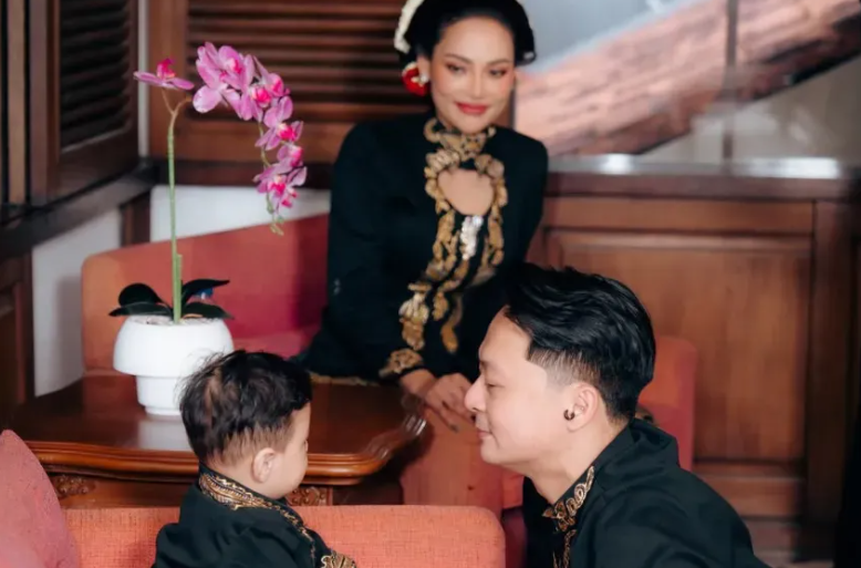 DJ Bravy dan Erika Carlina Putus, Tetap Komit Urus Baby Andrew Bareng Ala Gading dan Gisel