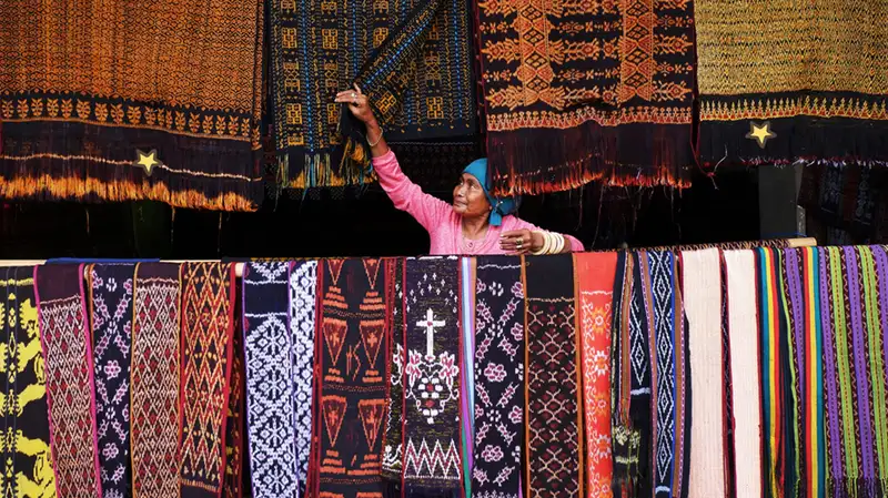 Wajib Masuk Koper! 10 Oleh-Oleh Nusa Tenggara Timur yang Paling Dicari Turis
