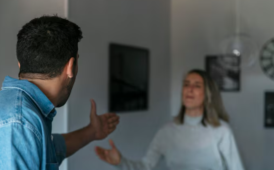 Mengenal 'Gaslighting' dalam Hubungan dan Cara Menghadapinya dengan Berani