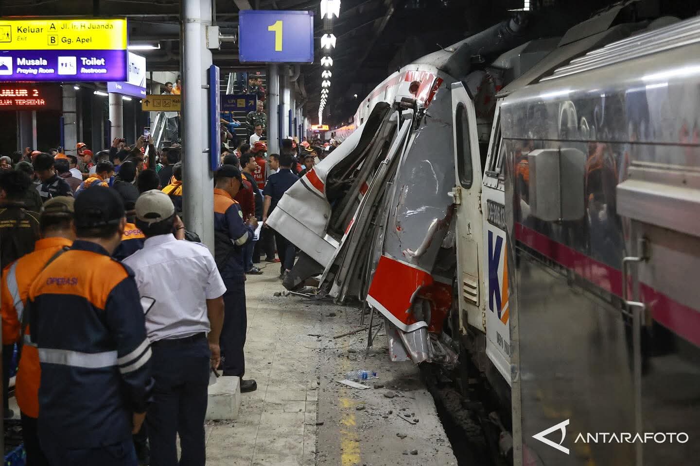 Daftar 13 Perjalanan KA Jarak Jauh yang Dibatalkan Hari Ini Imbas Kecelakaan di Bekasi