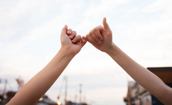 Daftar Zodiak yang Paling Cocok Jadi 'Support System' Saat Kamu Lagi Down