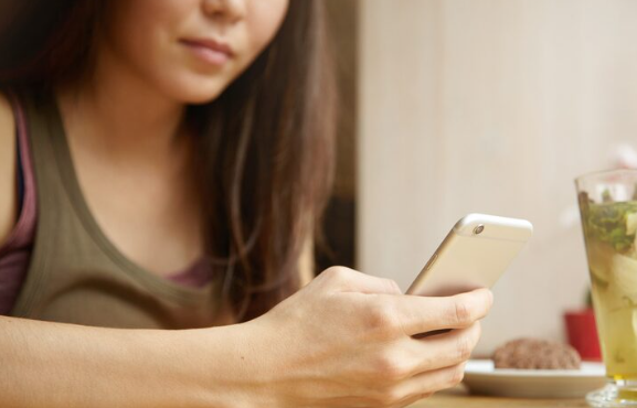 5 Tanda Kamu Sudah Kecanduan 'Doomscrolling' dan Cara Menghentikannya