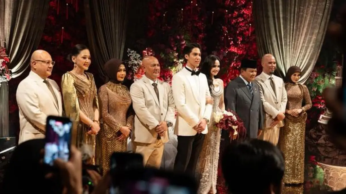 Momen Canggung di Pernikahan El Rumi, Foto Bareng Presiden Prabowo Disebut Tak Sesuai Protokol