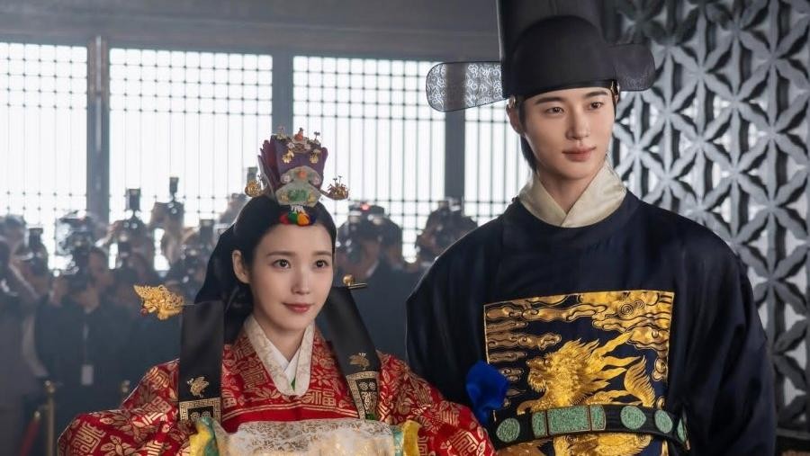 Rating Tembus 11%! Perfect Crown Makin Panas, Adegan Lamaran IU-Byeon Woo Seok Bikin Heboh