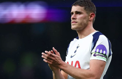 Harga Micky van de Ven, Manchester United Wajib Siapkan Dana Triliunan Demi Angkut Bek Tottenham Ini