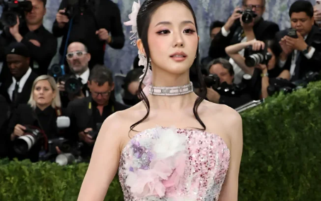 Tema Met Gala 2026 Costume Art, Rahasia Di Balik Mewahnya Karpet Merah Yang Ternyata Jadi Ajang Amal Terbesar Dunia!