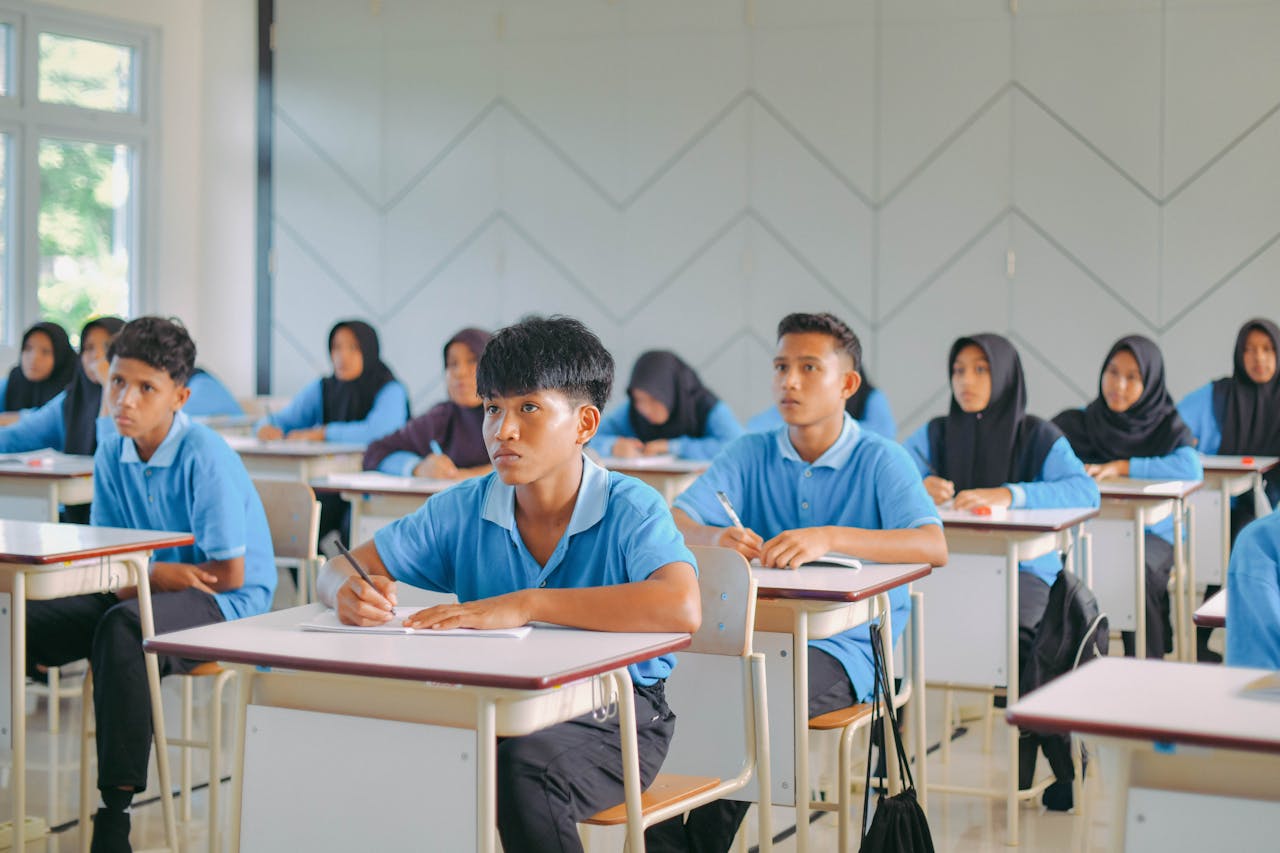 Daftar 7 Sekolah Terbaik di Depok: Ada SMPN 2 hingga SMPIT Al Haraki dengan Skor Rapor Tertinggi!