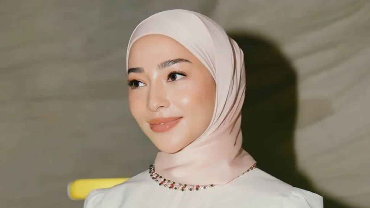 Nikita Willy Cerita Momen Haru yang Membuatnya Mantap Berhijab usai Umrah