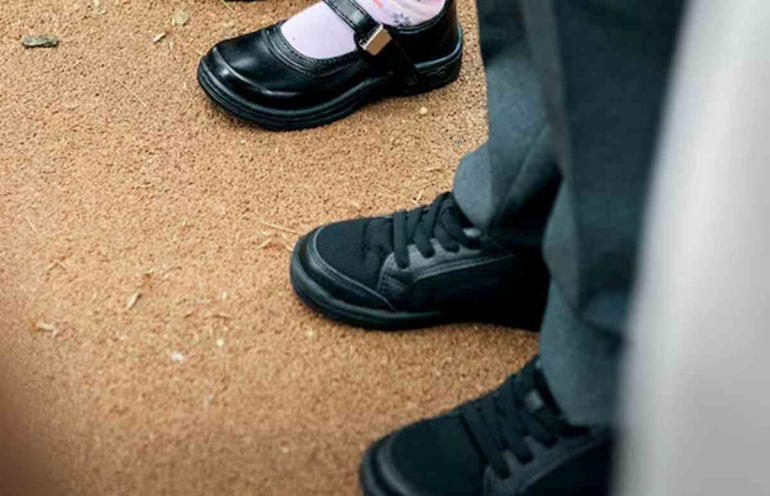 Sepatu Kekecilan Bisa Fatal! Kisah Siswa SMA Samarinda Jadi Peringatan Serius