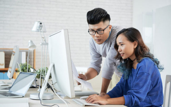 Berapa Gaji Lulusan Teknik Informatika? Ini Bocoran dari Startup sampai Korporat