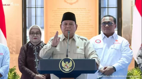 Apakah Tanggapan Santai Presiden Prabowo soal Rupiah Melemah adalah Strategi Komunikasi yang Tepat?