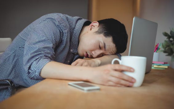 Tanda-Tanda Burnout karena Kuliah atau Kerja yang Sering Diabaikan