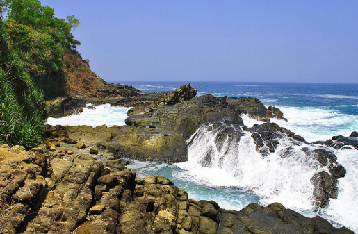 Hidden Gem Gunung Kidul, Ada Pantai Rahasia sampai Cafe di Tengah Tebing!