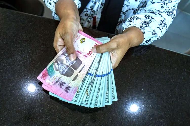 Rupiah Melemah, Ini Dampak Nyata yang Terjadi di Kehidupan Sehari-hari