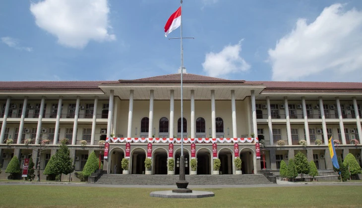 UGM Kritik Wacana Tutup Prodi Tak Relevan, Kampus Disebut Bukan Tempat Cetak Buruh Industri
