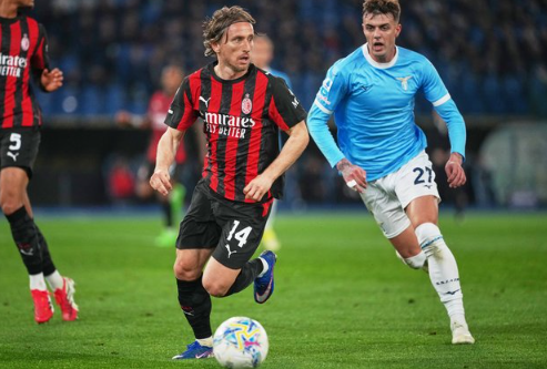 Luka Modric Bertahan di AC Milan, Punya Misi Besar Bawa Rossoneri Angkat Trofi!