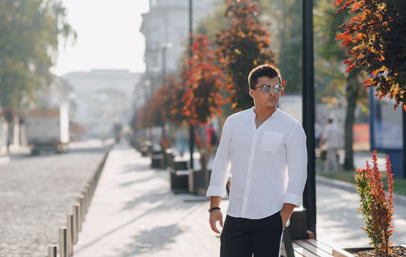 Tren Outfit Cowok 2026 yang Simpel tapi Banyak Disukai Cewek!
