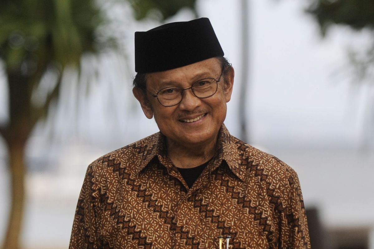 7 Prestasi BJ Habibie yang Diakui Dunia, Inspirasi Bangga Bapak Teknologi Indonesia!