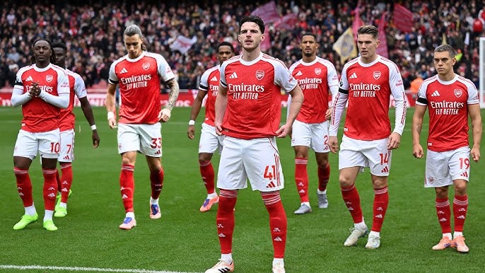 Dibalik Kekalahan Arsenal, Ferguson Sindir Keras Soal Gaya Bermain