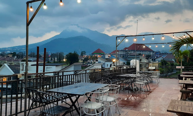 10 Tempat Nongkrong di Malang dengan View Cantik, Cocok untuk Healing dan Berburu Foto