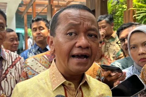 Netizen Geram! Bandingkan Ucapan Menteri Bahlil dengan Harga Pertamax yang Melejit: Katanya Janji Tidak Akan Naik?
