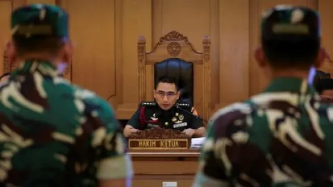 Vonis Kasus Penyiraman Air Keras Aktivis KontraS Dibacakan, Dua Prajurit TNI Dipecat dari Dinas Militer