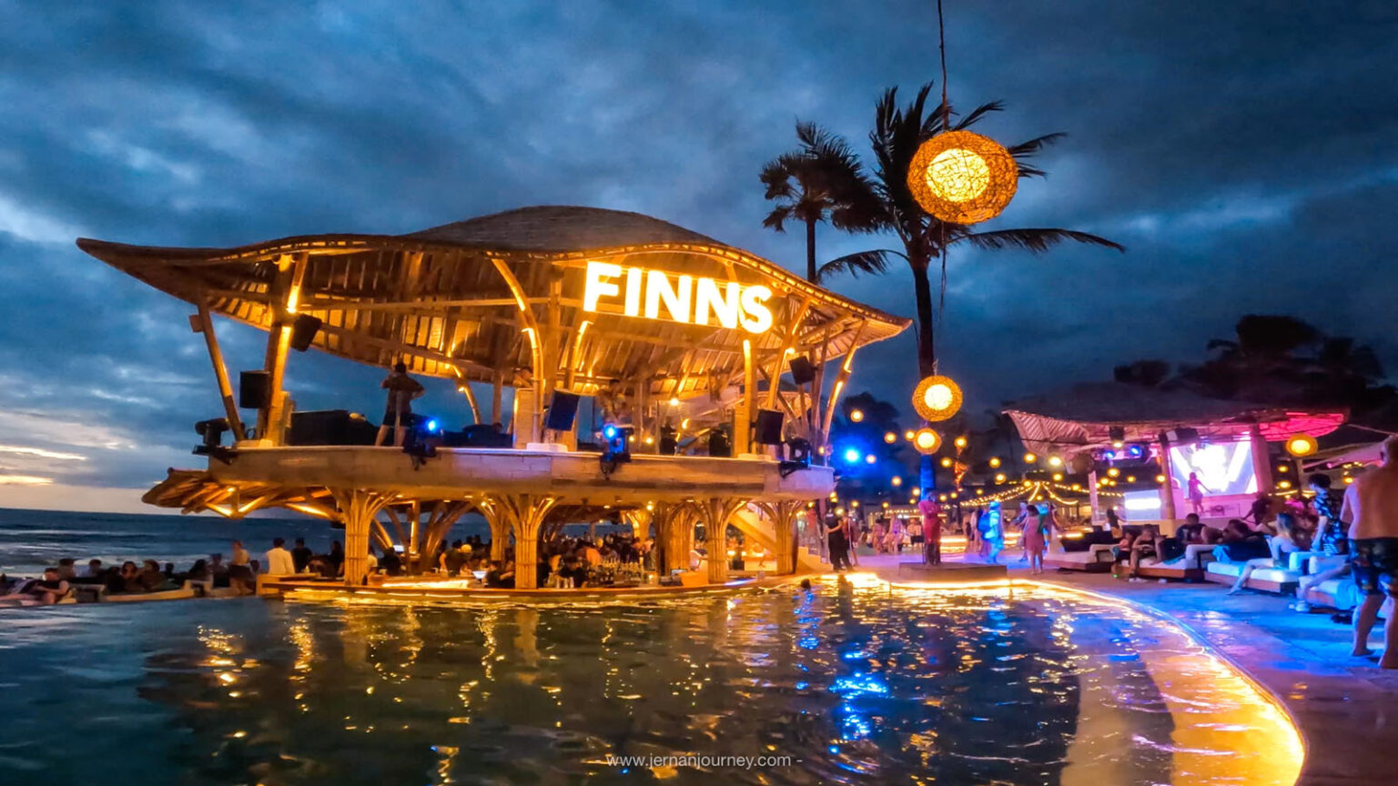 8 Beach Club Terbaik di Bali 2026 yang Paling Hits, Mewah, dan Bagus buat Sunset