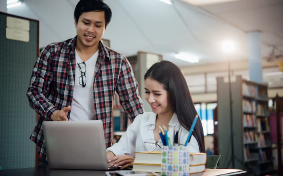 Kuliah Sambil Kerja, Apa Saja Tantangan dan Cara Mengatasinya?