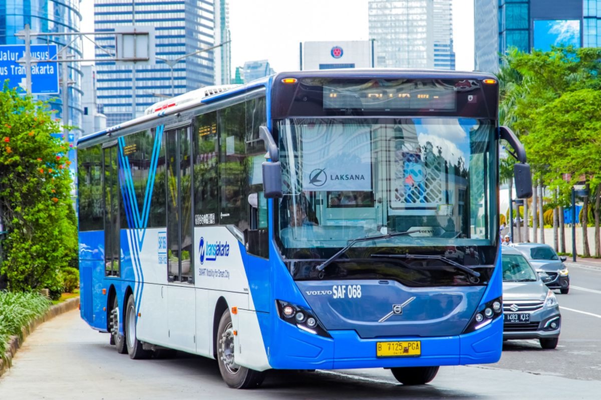 Ngeluh Macet karena Demo? Ini Daftar Pengalihan Rute Transjakarta yang Perlu Kamu Tahu