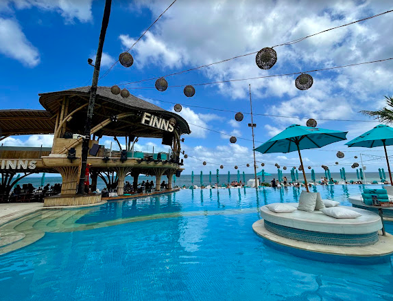 5 Tempat Nongkrong Hits di Canggu Bali yang Wajib Dikunjungi, dari Beach Club hingga Kafe Instagramable