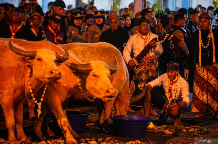 Misteri Malam 1 Suro: Mengapa Dianggap Sakral, Penuh Pantangan, dan Sarat Tradisi Jawa?